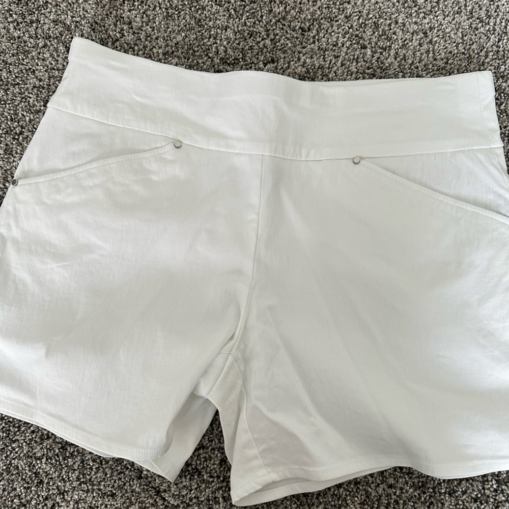 White inc shorts.size 10